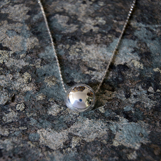 Kando Medium Pendant