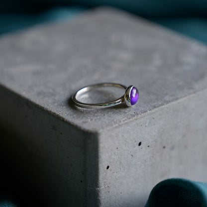 Silver Amethyst Cabochon Ring