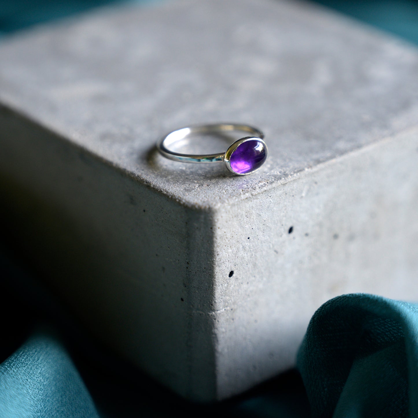 Silver Amethyst Cabochon Ring