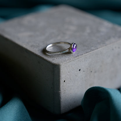 Silver Amethyst Cabochon Ring