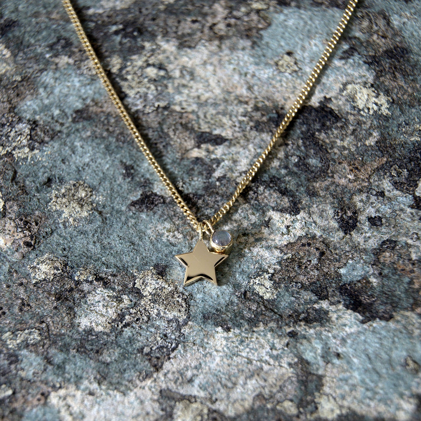 9ct Yellow Gold Star & Labradorite Necklace