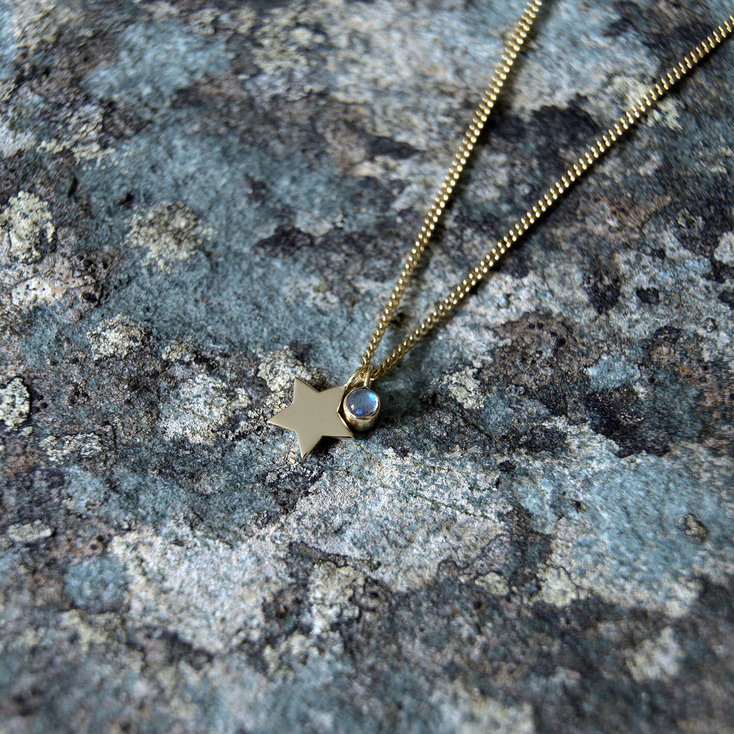 9ct Yellow Gold Star & Labradorite Necklace