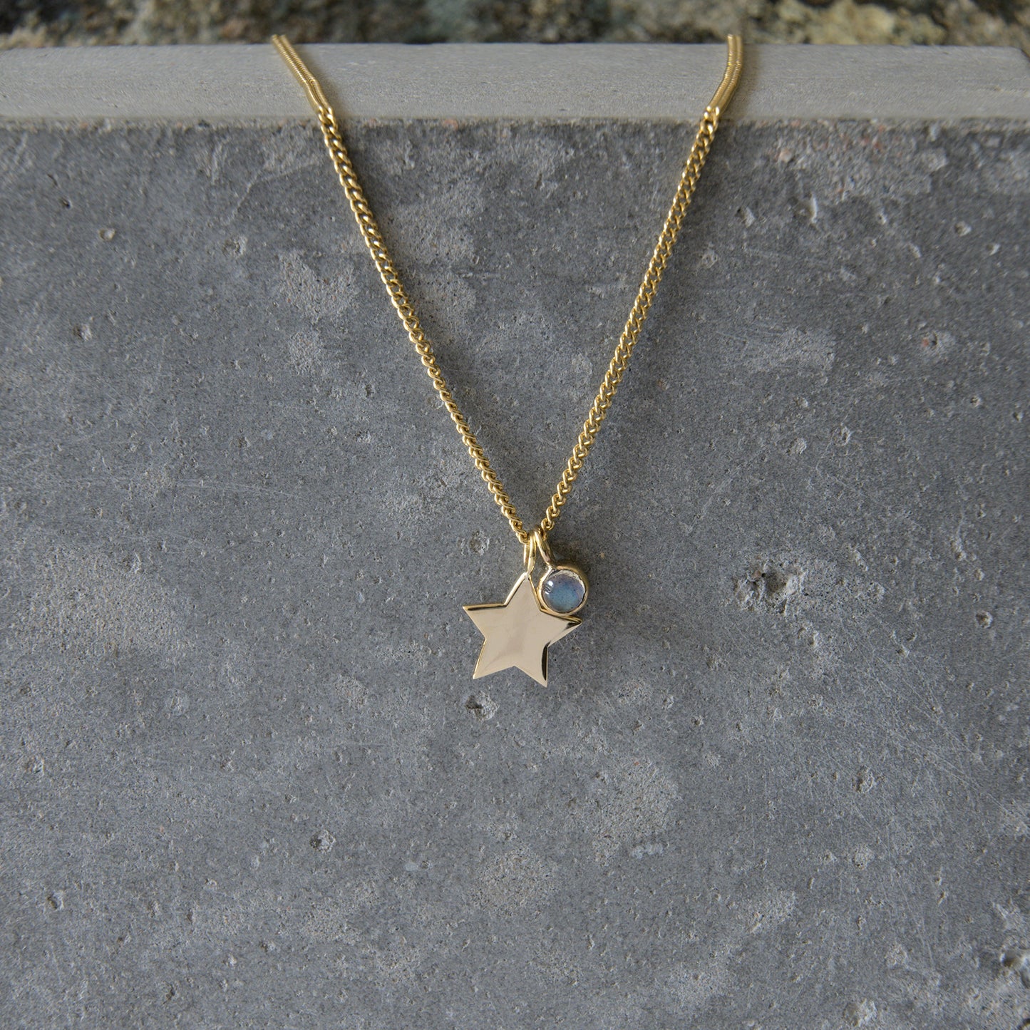 9ct Yellow Gold Star & Labradorite Necklace