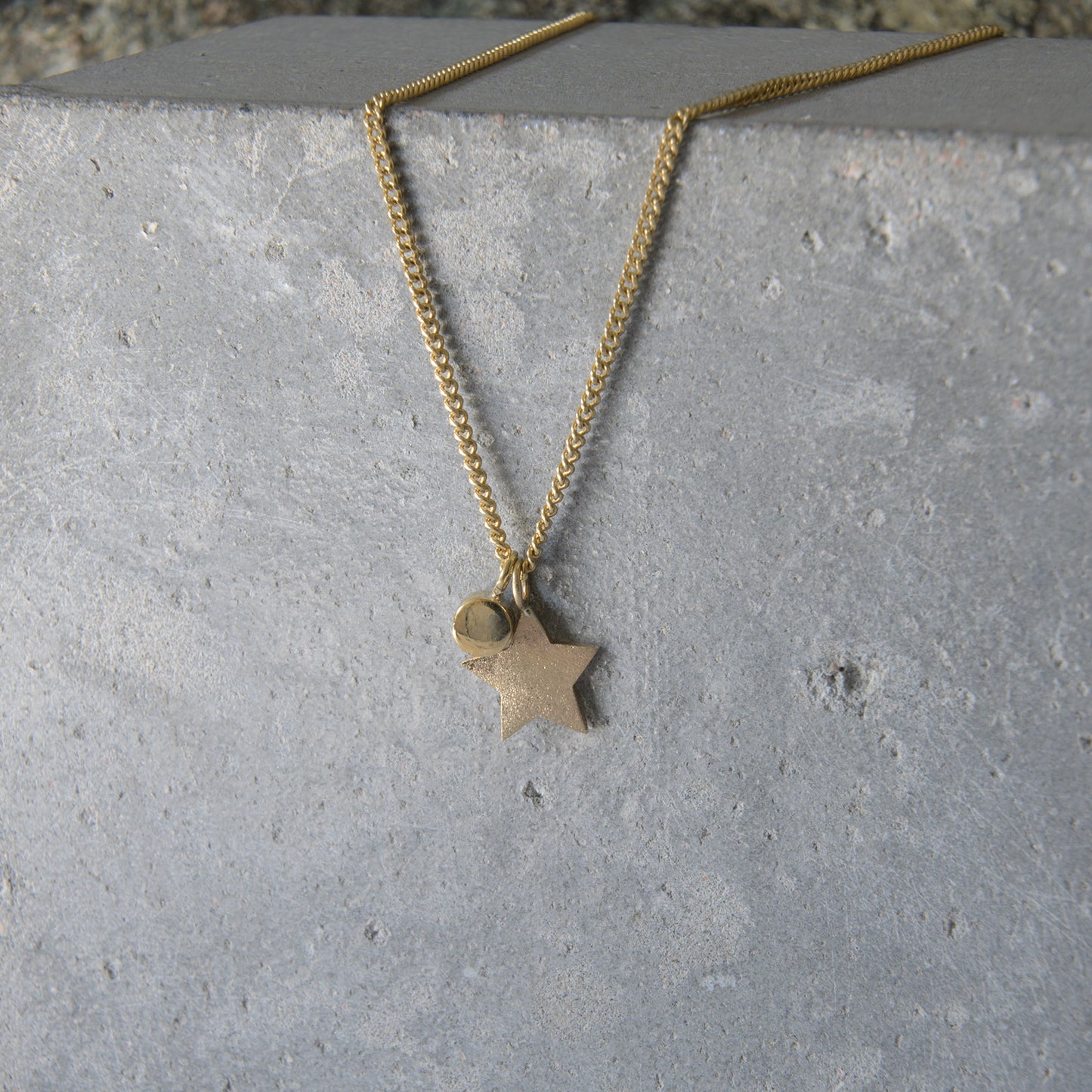 9ct Yellow Gold Star & Labradorite Necklace