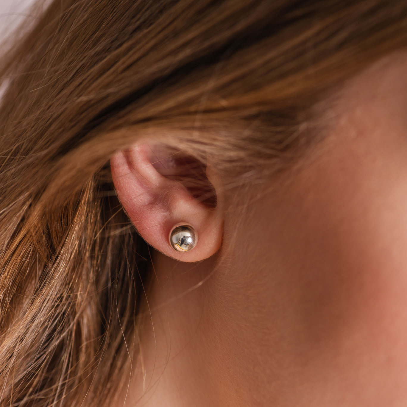 Kando Medium Stud Earrings