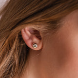 Kando medium stud earrings