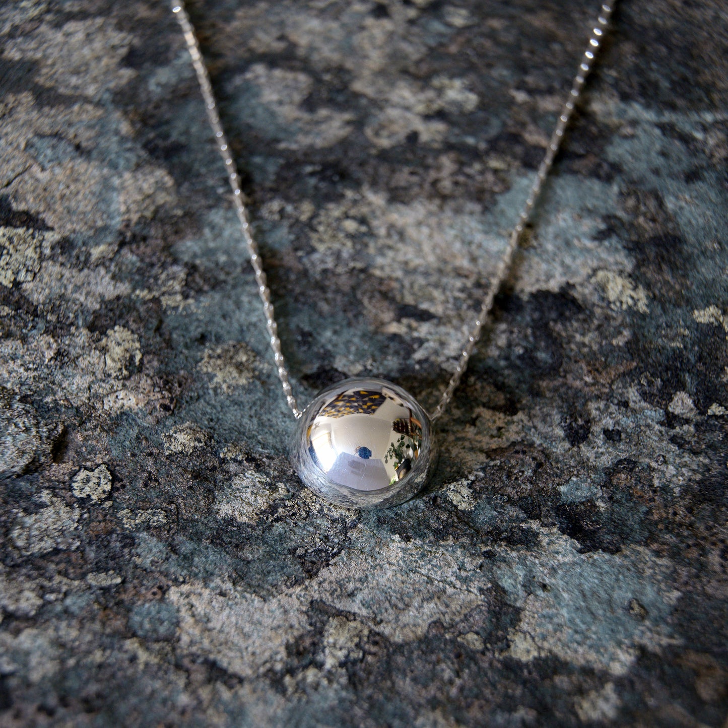 Kando Medium Pendant