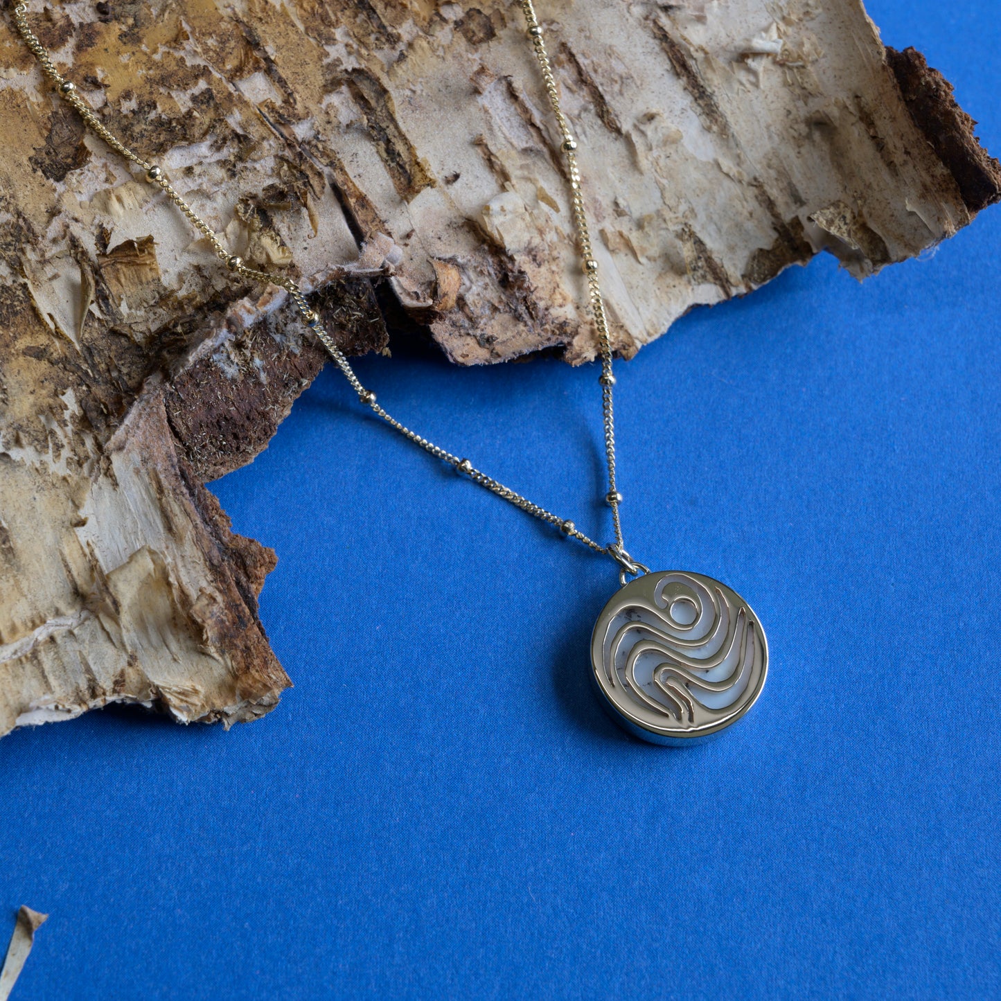 9ct Yellow Gold Opal Coin Pendant