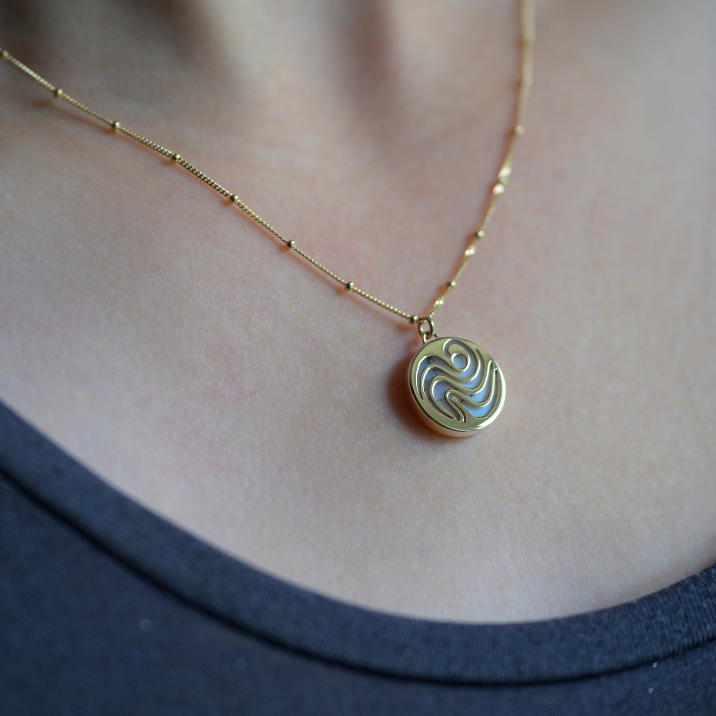 9ct Yellow Gold Opal Coin Pendant