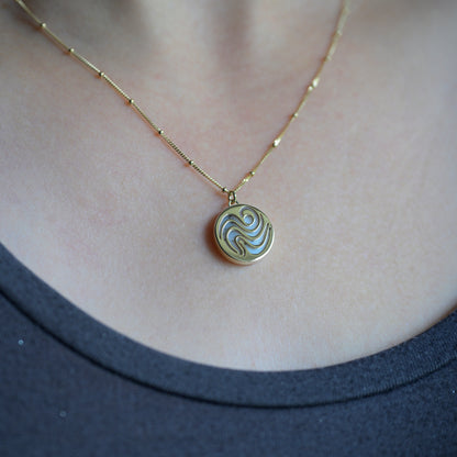 9ct Yellow Gold Opal Coin Pendant