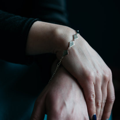 Metrica Multi Kite Bracelet